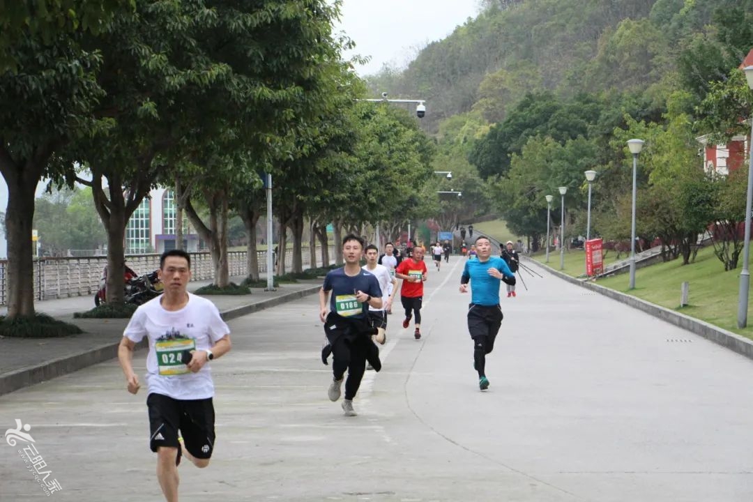 b7010f63bc2d0823da0d79258bf788d1.jpg