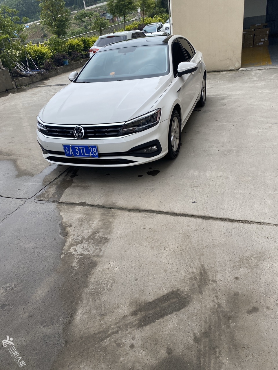 front1_0_FjiYYU350kNi_AFzV5h1d0pLSSux.jpg