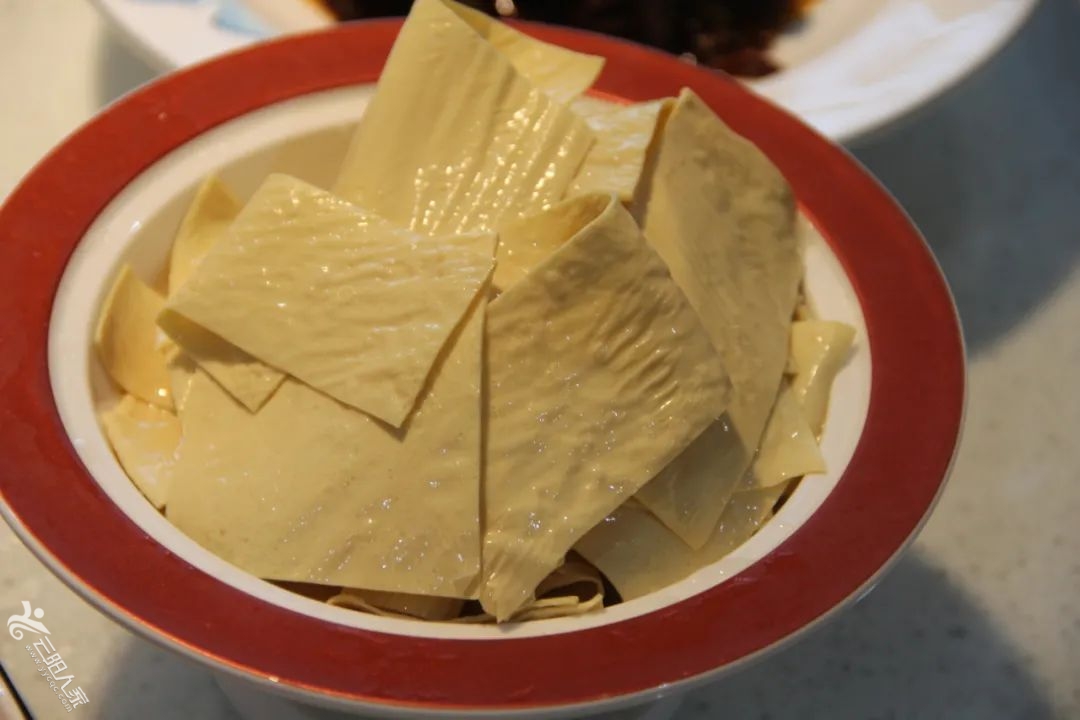 ad67b0b45ccf456b964a9fab8965f24e.jpg