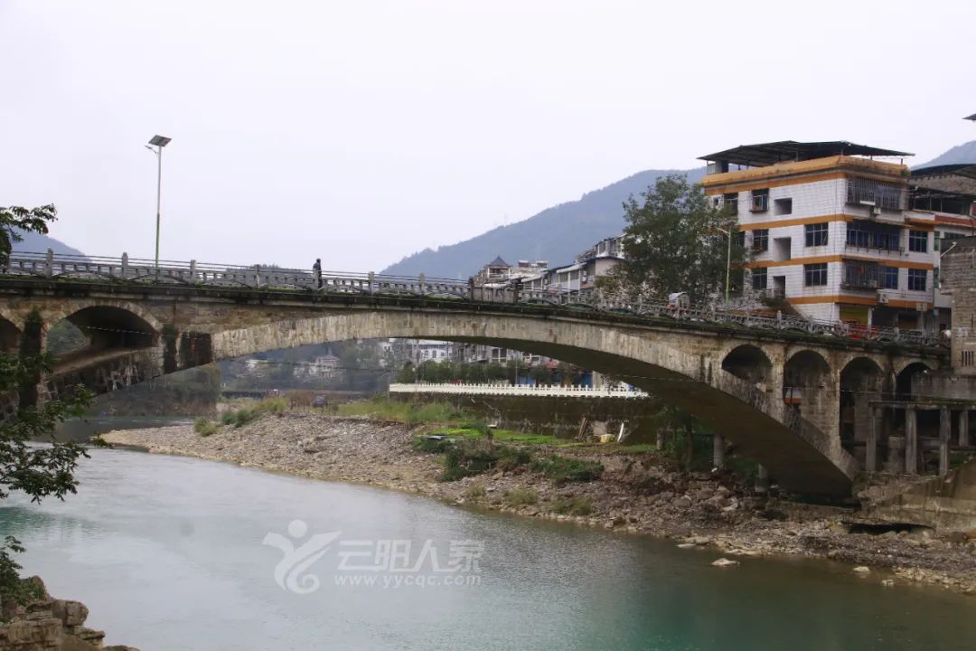 18d9e2dcdf6ef0890302f17c4cec5cd4.jpg